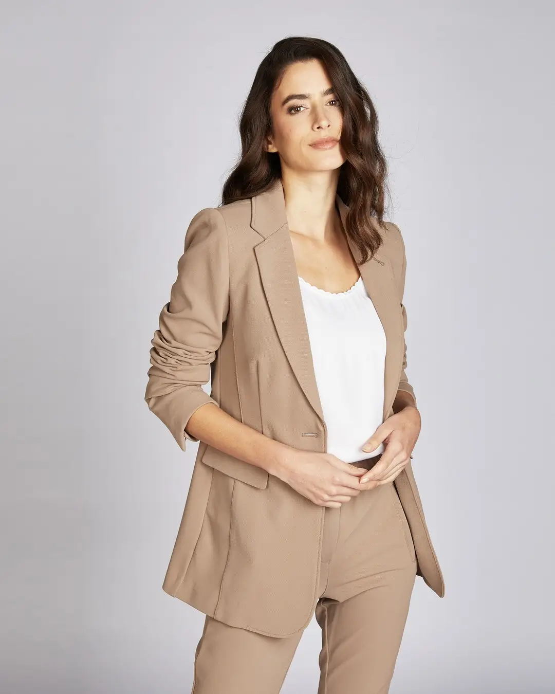 casual summer blazer outfits 2026 Classic Beige Suit With Soft Feminine Layering