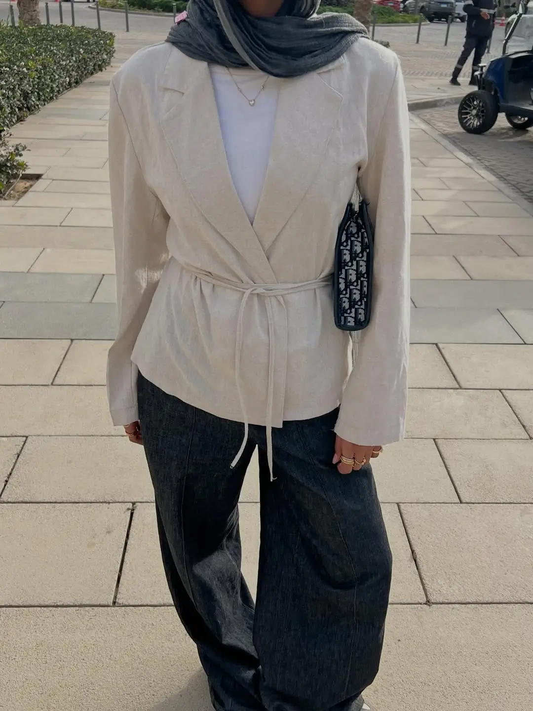 casual summer blazer outfits 2026 Lightweight Neutral Blazer With Relaxed Denim And Soft Layers