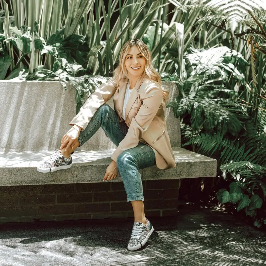 casual summer blazer outfits 2026 Neutral Blazer With Denim And Easy Weekend Energy