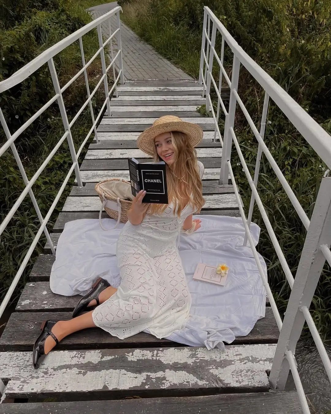 Summer Soft White Eyelet Dress That Captures Quiet Summer Romance