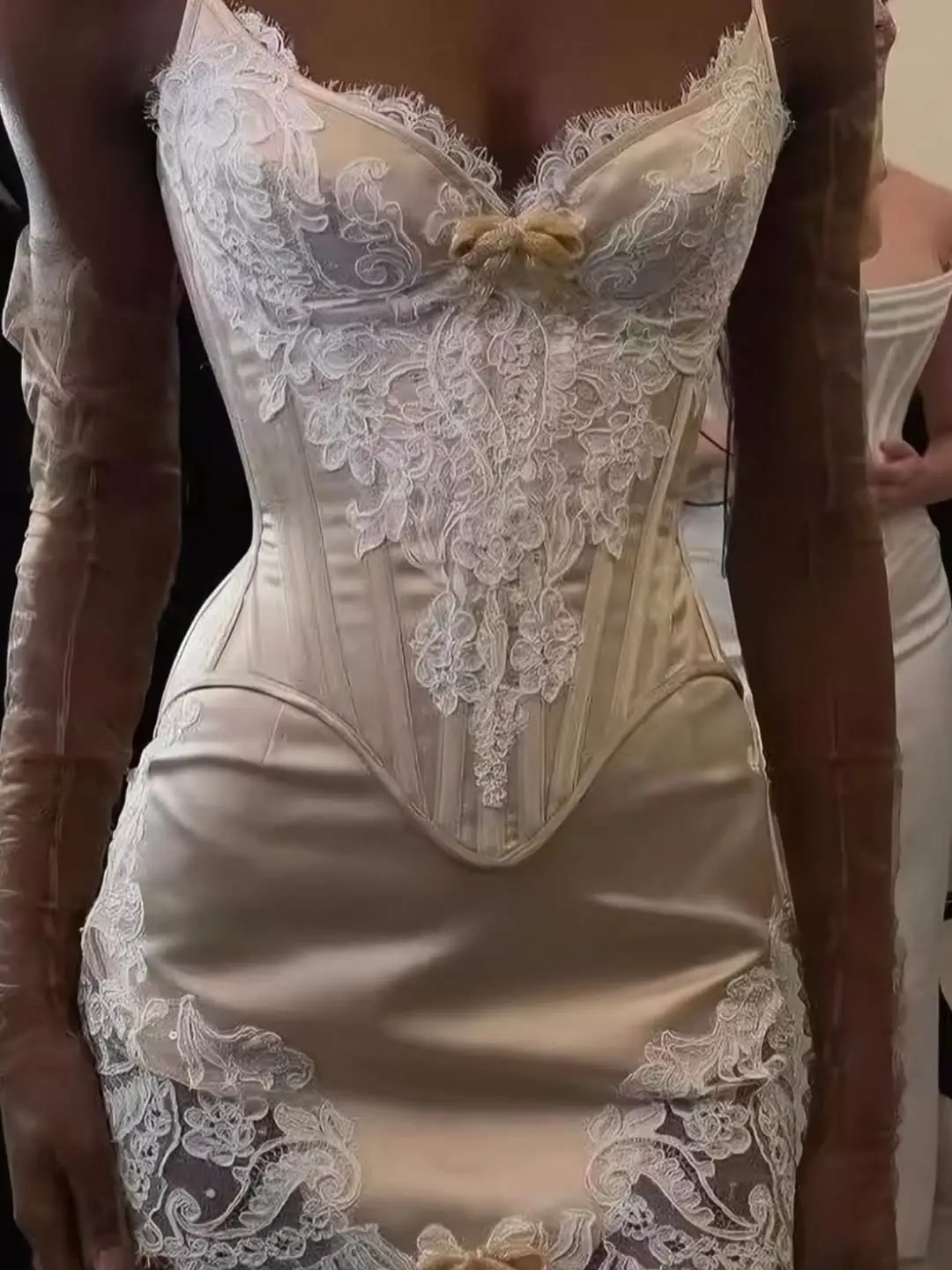 Outfits 2026 Soft corsetry meets summer lightness