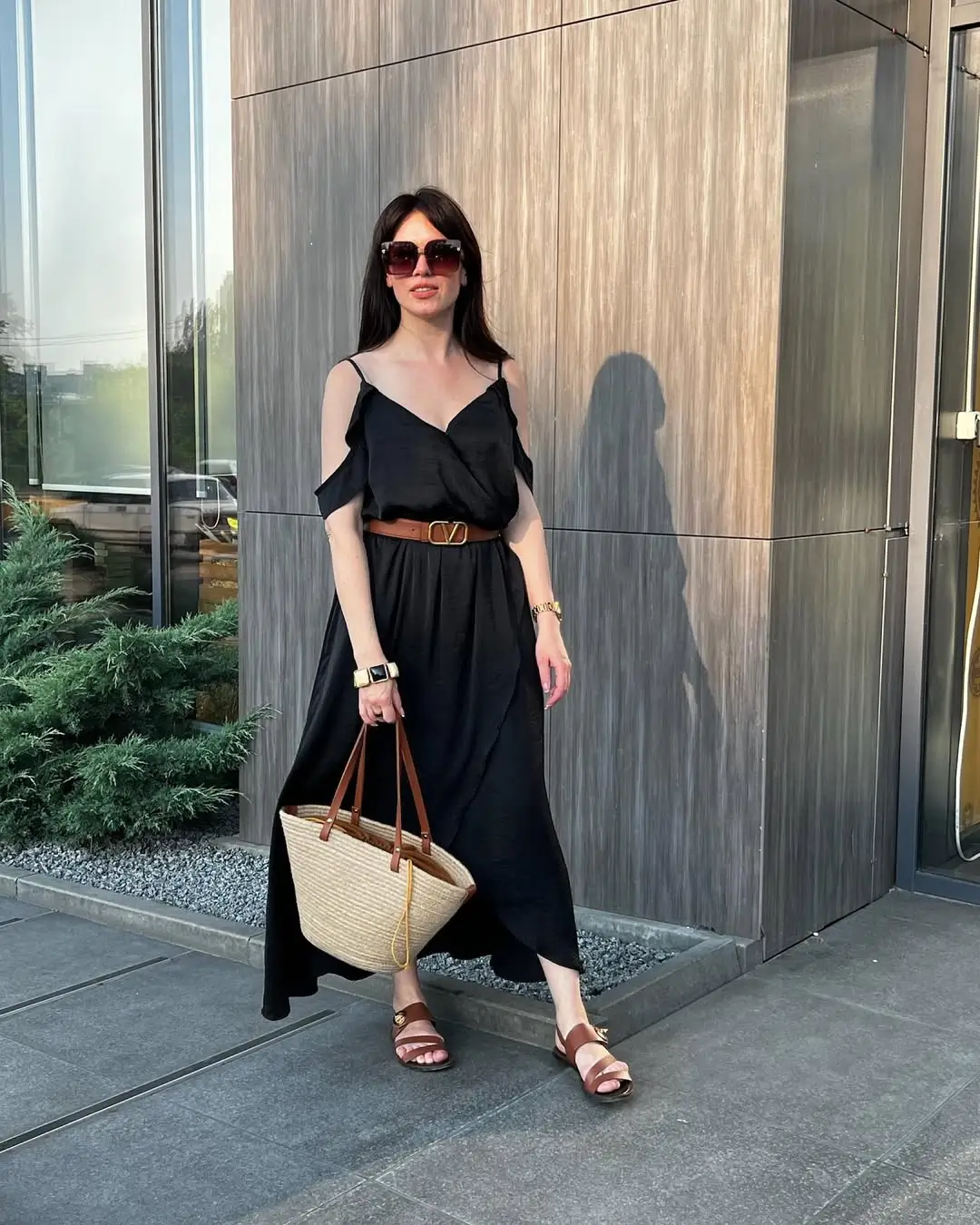 Outfits 2026 Black dress minimalism with quiet luxury energy