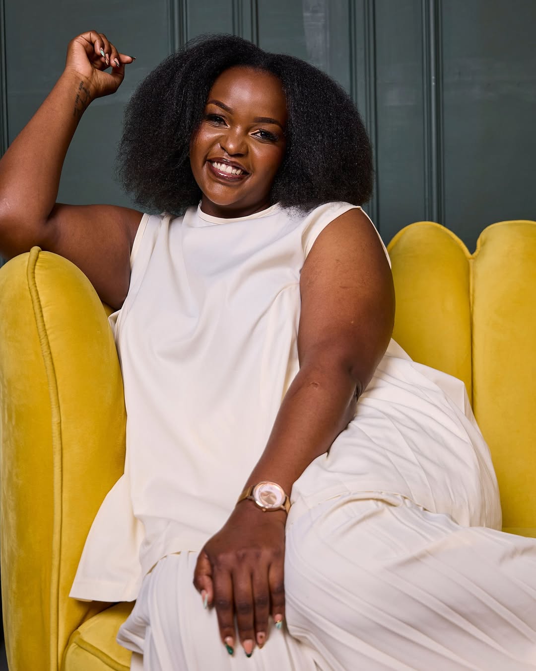 face-framing summer haircuts for plus size women 2026 Soft Natural Rounded Afro with Balanced Shape