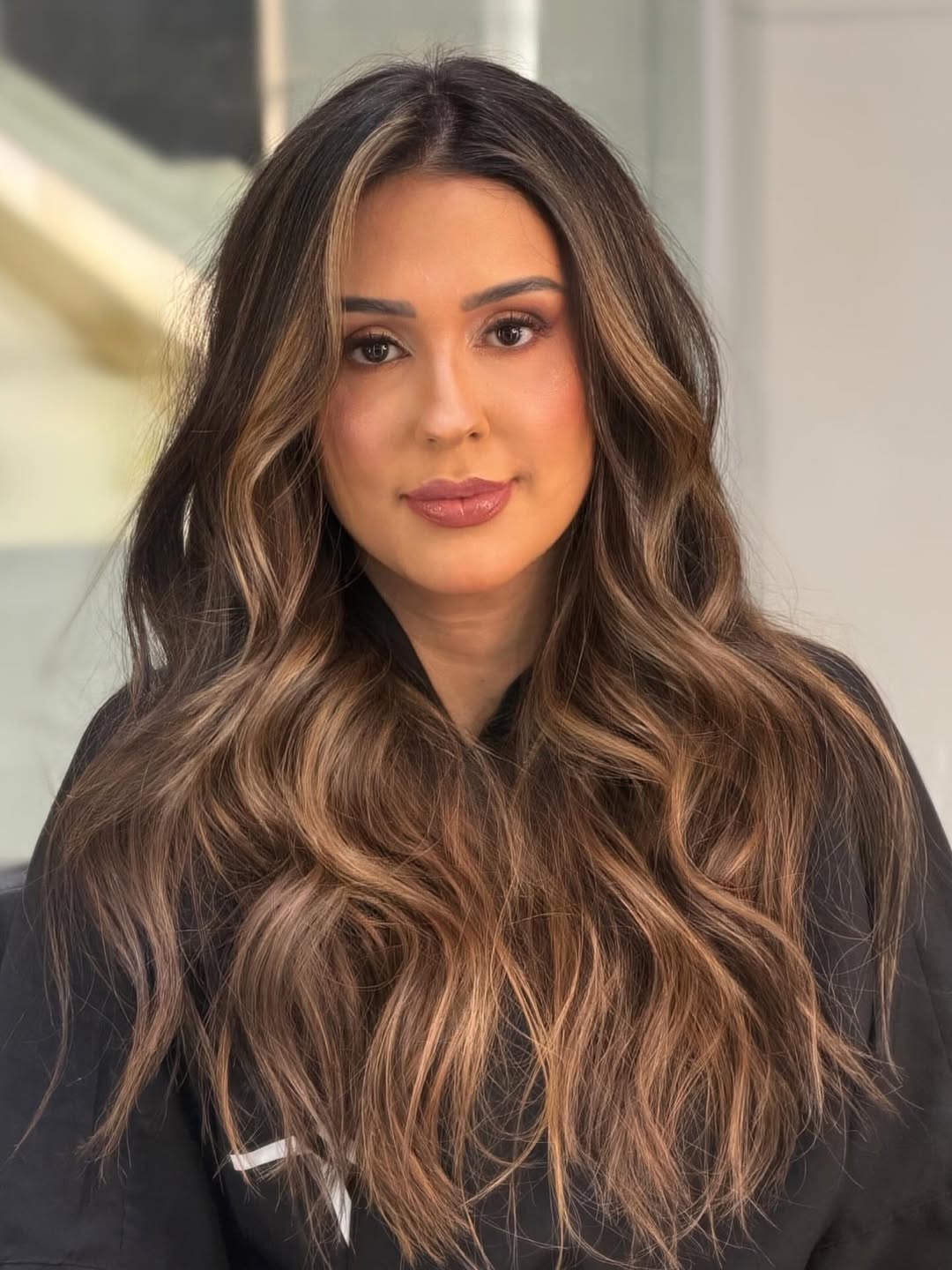 face-framing summer haircuts for plus size women 2026 Soft Dimensional Long Layers with Face-Framing Highlights