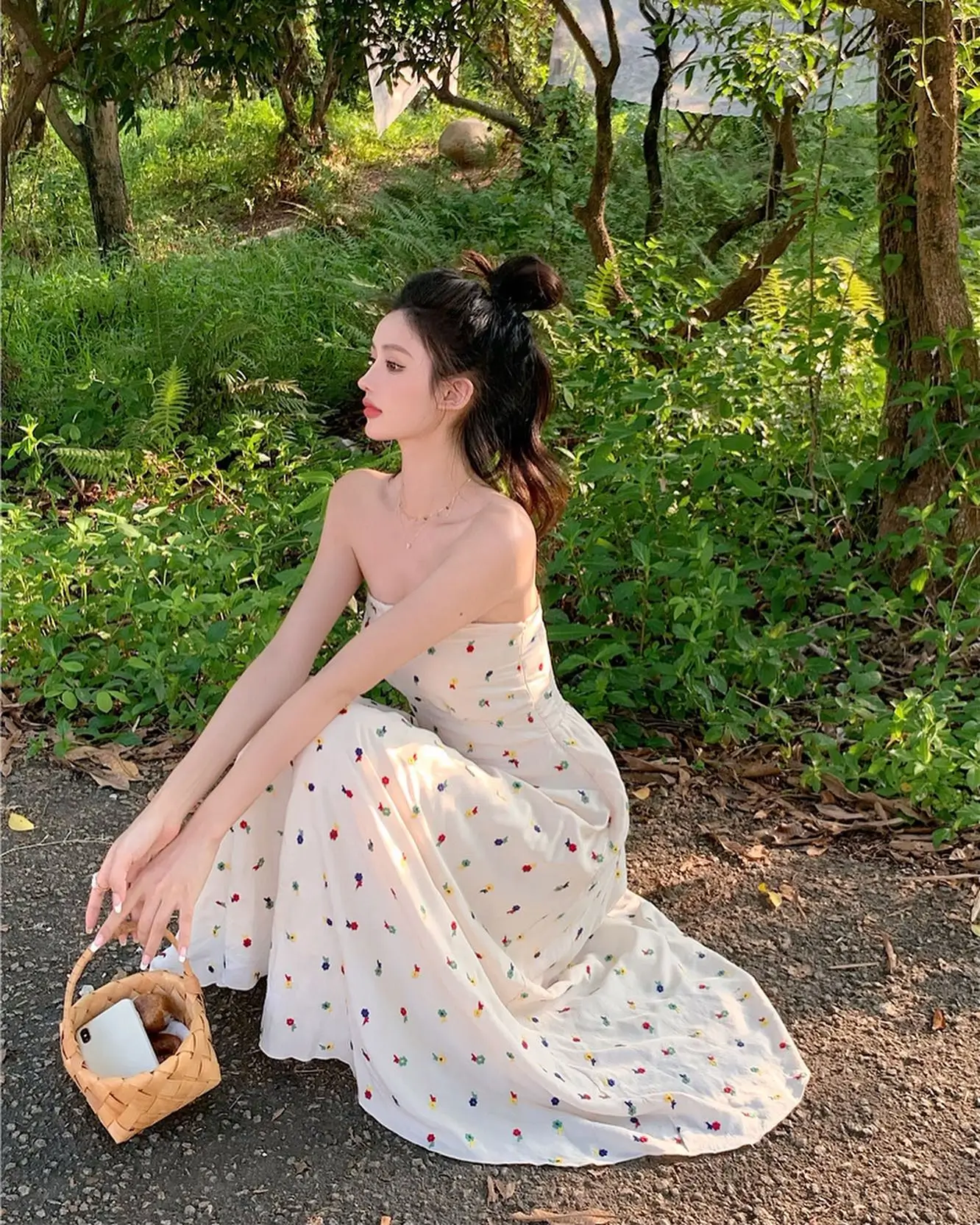 24 floral summer sleeveless dresses 2026 Soft long white floral dress with delicate scattered blooms