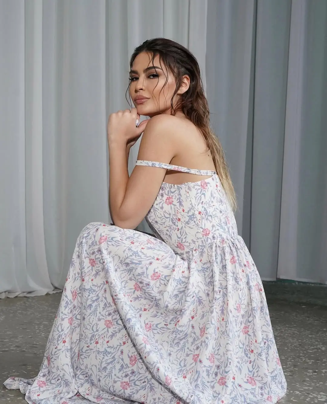 24 floral summer sleeveless dresses 2026 Soft modest long aesthetic floral dress with delicate straps
