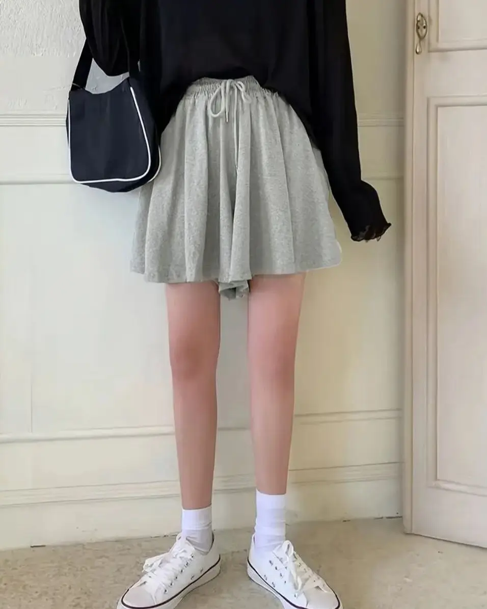 21 flowy summer skirt outfits 2026 Sporty Casual Grey Short Skirt With Sneakers