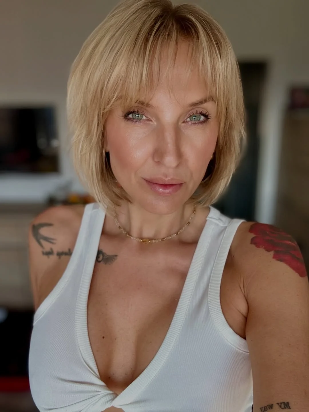 modern summer haircuts for women over 40 2026 Classic Soft Bob With Wispy Bangs