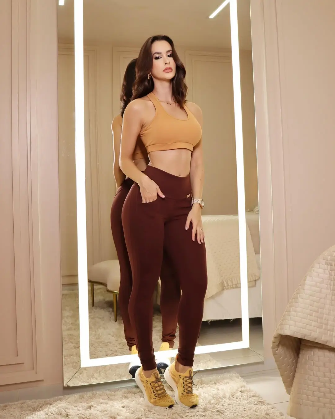 sporty legging outfits summer 2026 Warm-Toned Leggings That Highlight Natural Curves