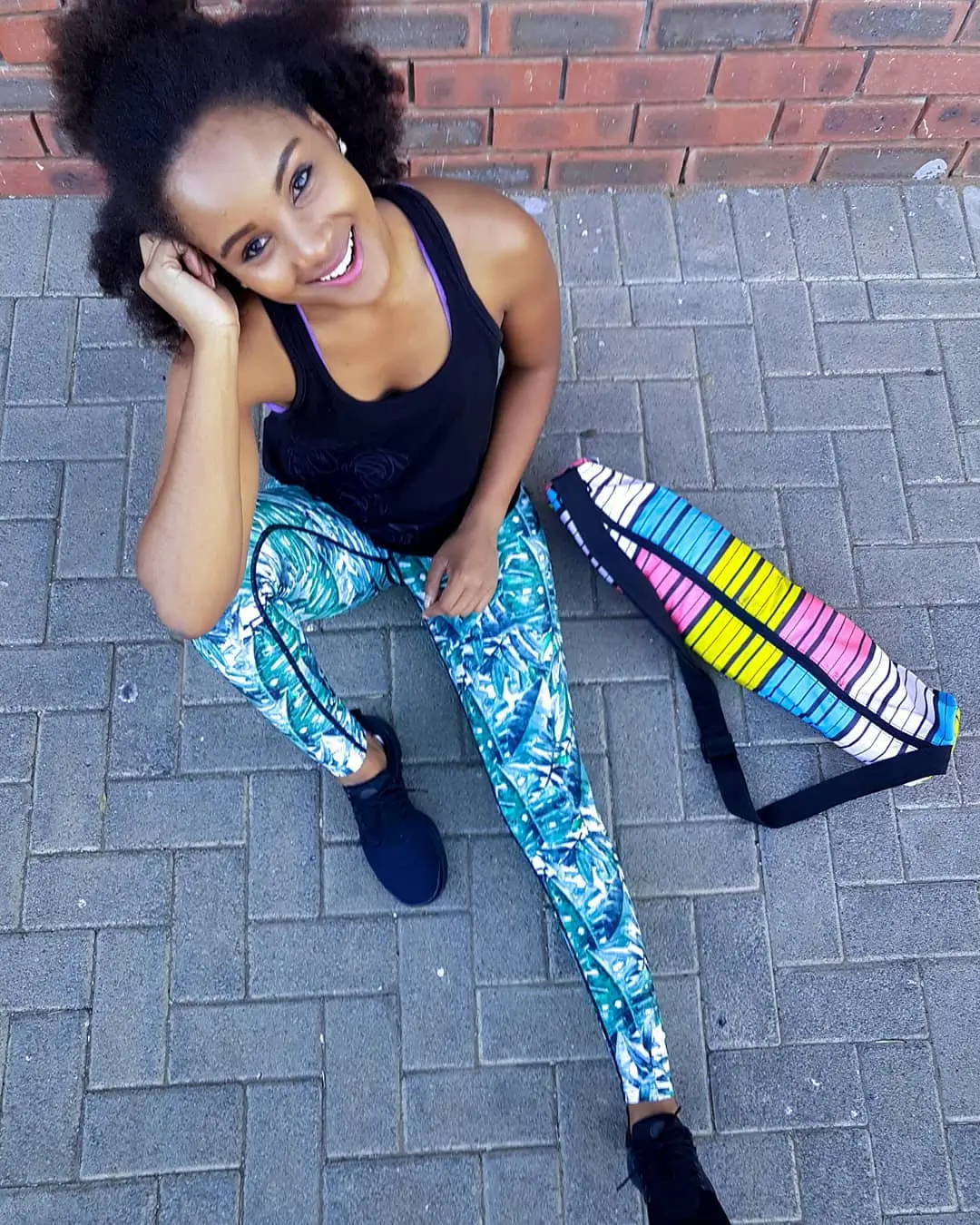 summer activewear 2026 Printed Leggings and Relaxed Tank Combo That Feels Effortless