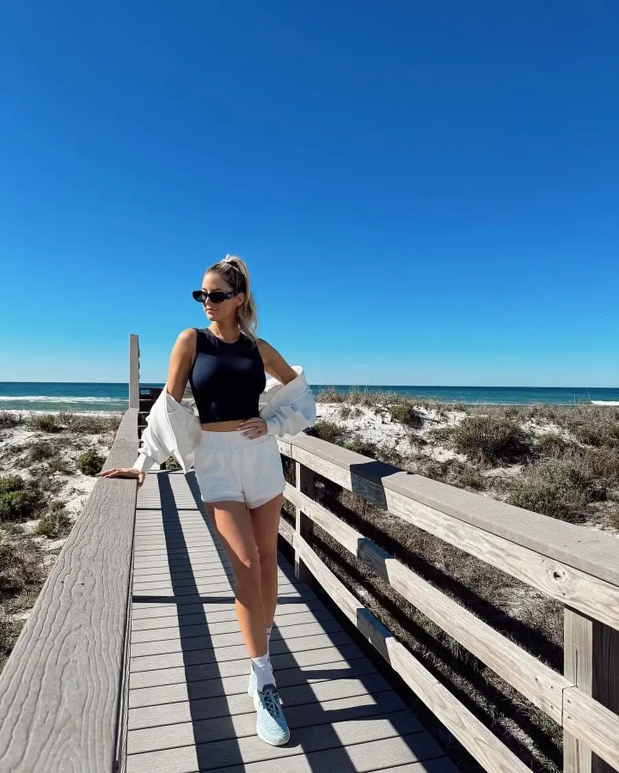 summer activewear 2026 Beach Walk Active Look That Feels Like a Reset Button