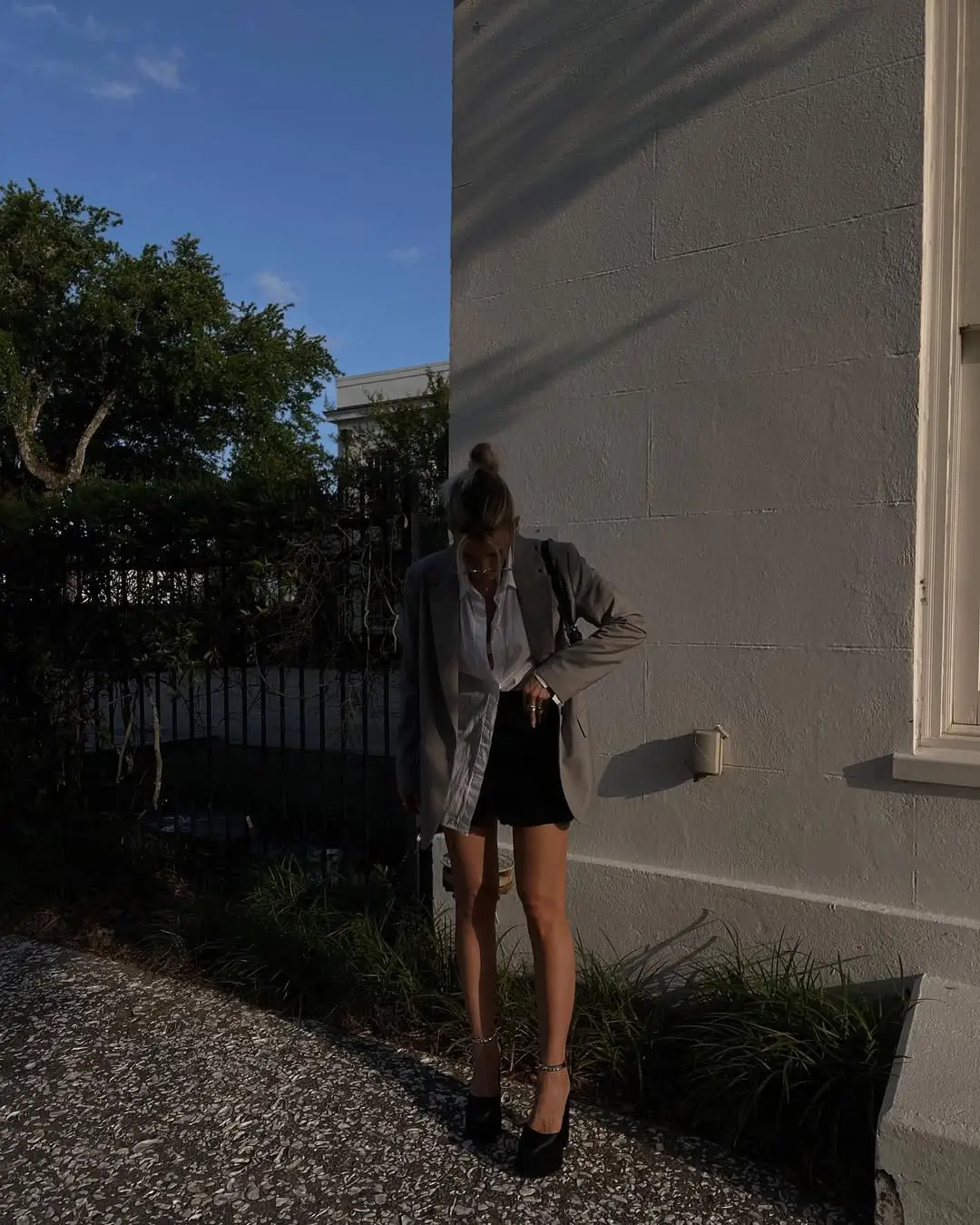 25 summer business casual outfit 2026 sharp blazer styling with elevated mini proportions