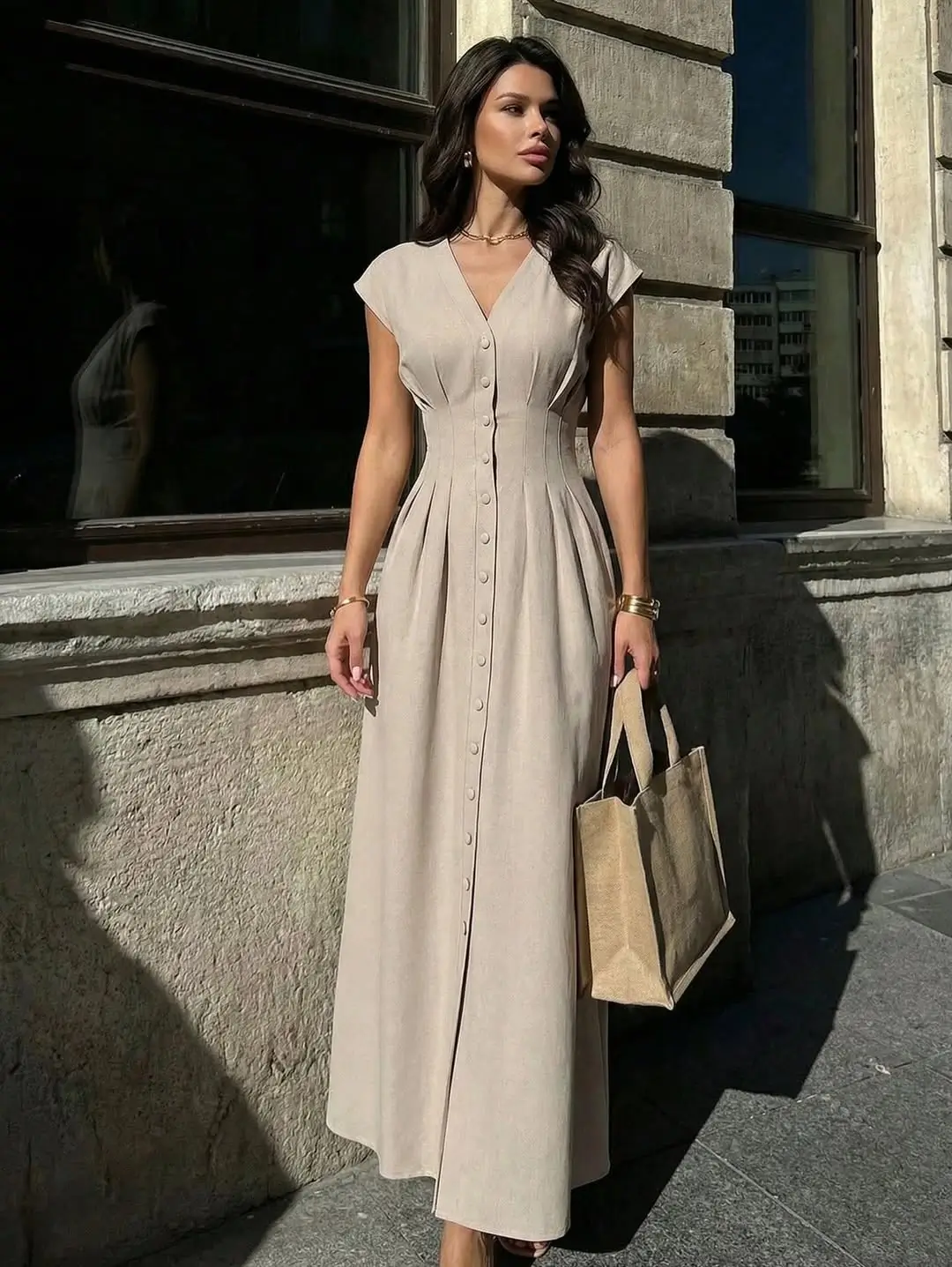 25 summer business casual outfit 2026 timeless midi dress with sculpted feminine lines