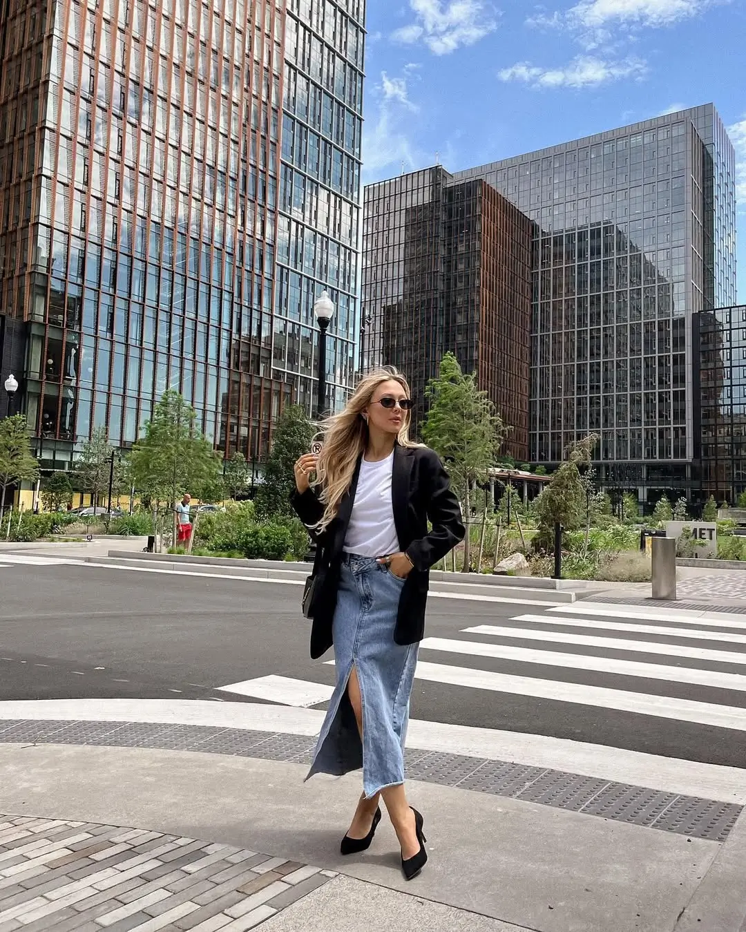 25 summer business casual outfit 2026 denim skirt energy with a polished city finish