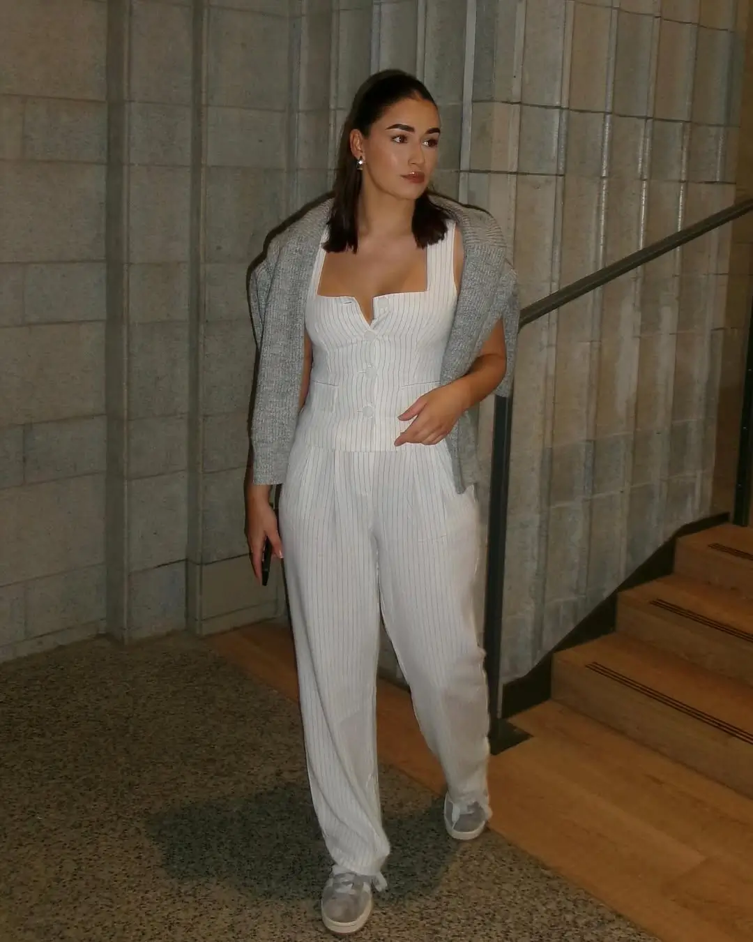 25 summer business casual outfit 2026 lightweight tailoring with a relaxed feminine edge