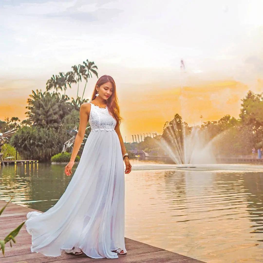 summer flowy maxi dresses 2026 Soft White Flow That Feels Like a Summer Ending Scene