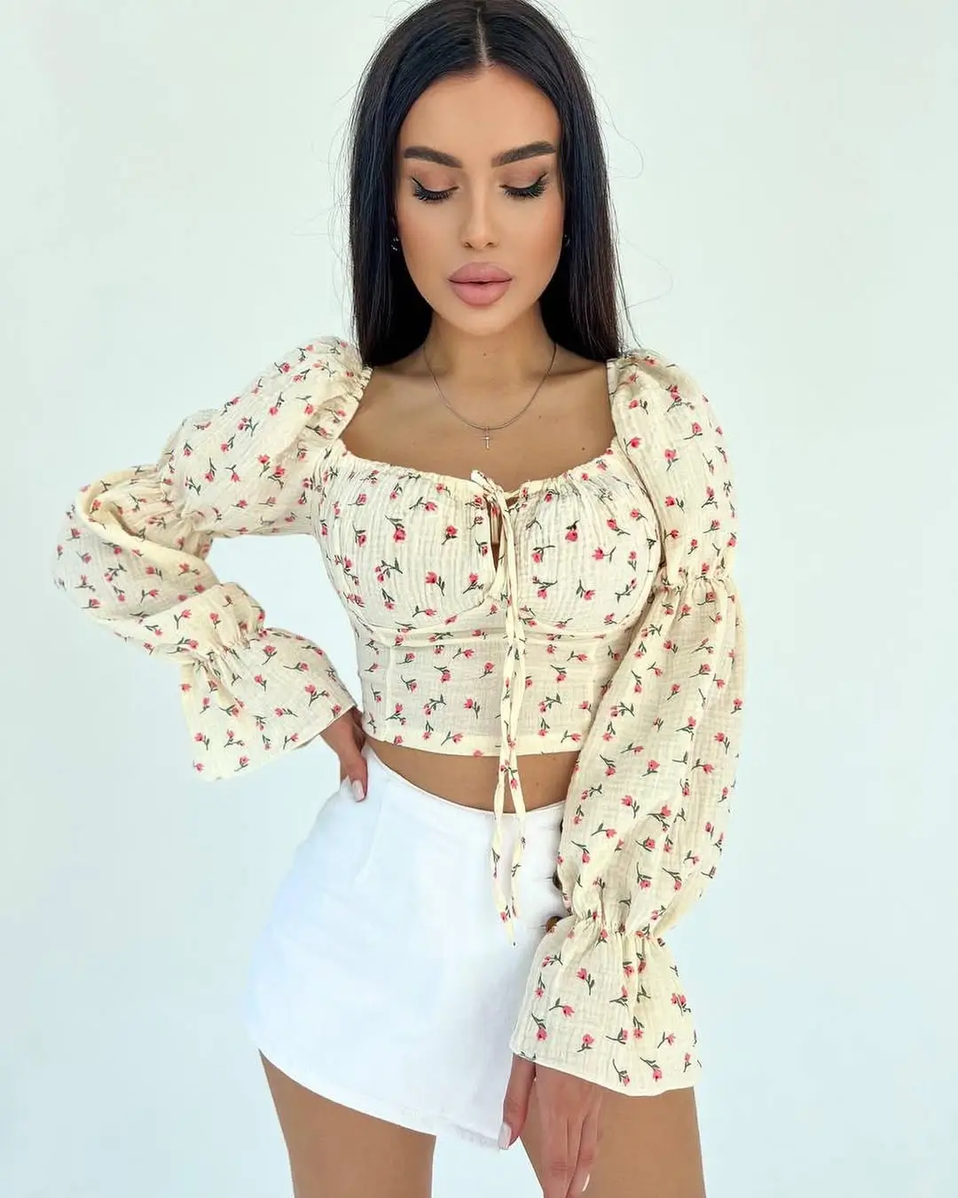 24 summer tops outfit 2026 Soft vintage florals with a modern romantic twist