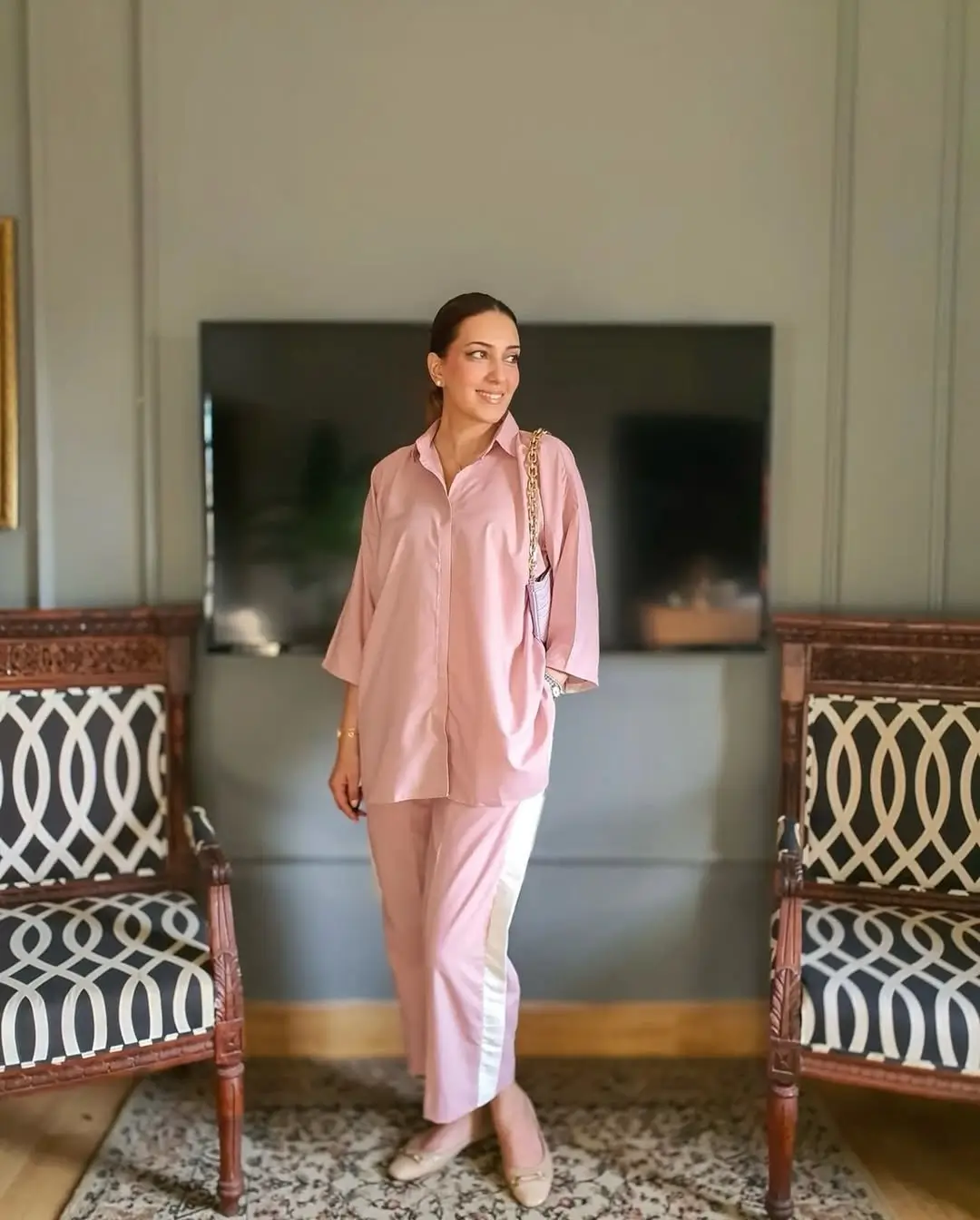 Sunday summer brunch outfits 2026 Soft Pink Tailoring with Relaxed Elegance