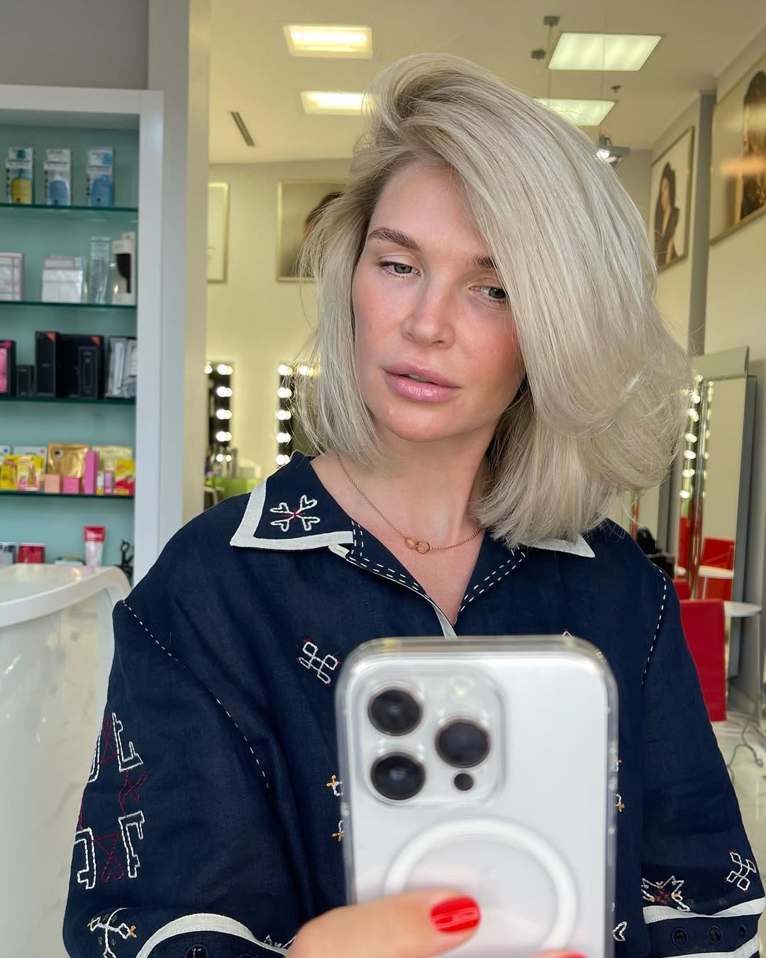 textured summer haircuts for medium hair 2026 Soft Layered Blonde with Rounded Ends