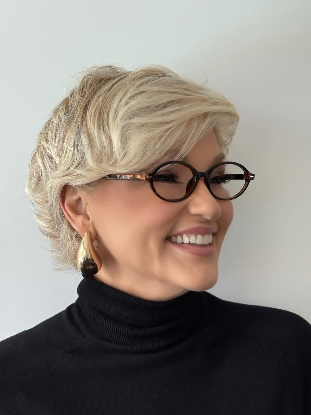 textured summer short haircuts 2026 Classic Soft Blonde Crop With Polished Layers