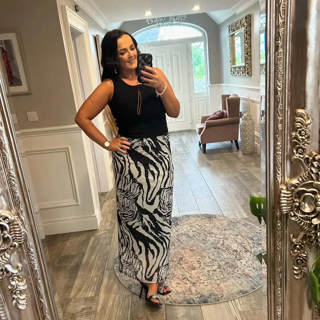 trendy midsize outfits summer 2026 Statement Tops That Instantly Transform Denim