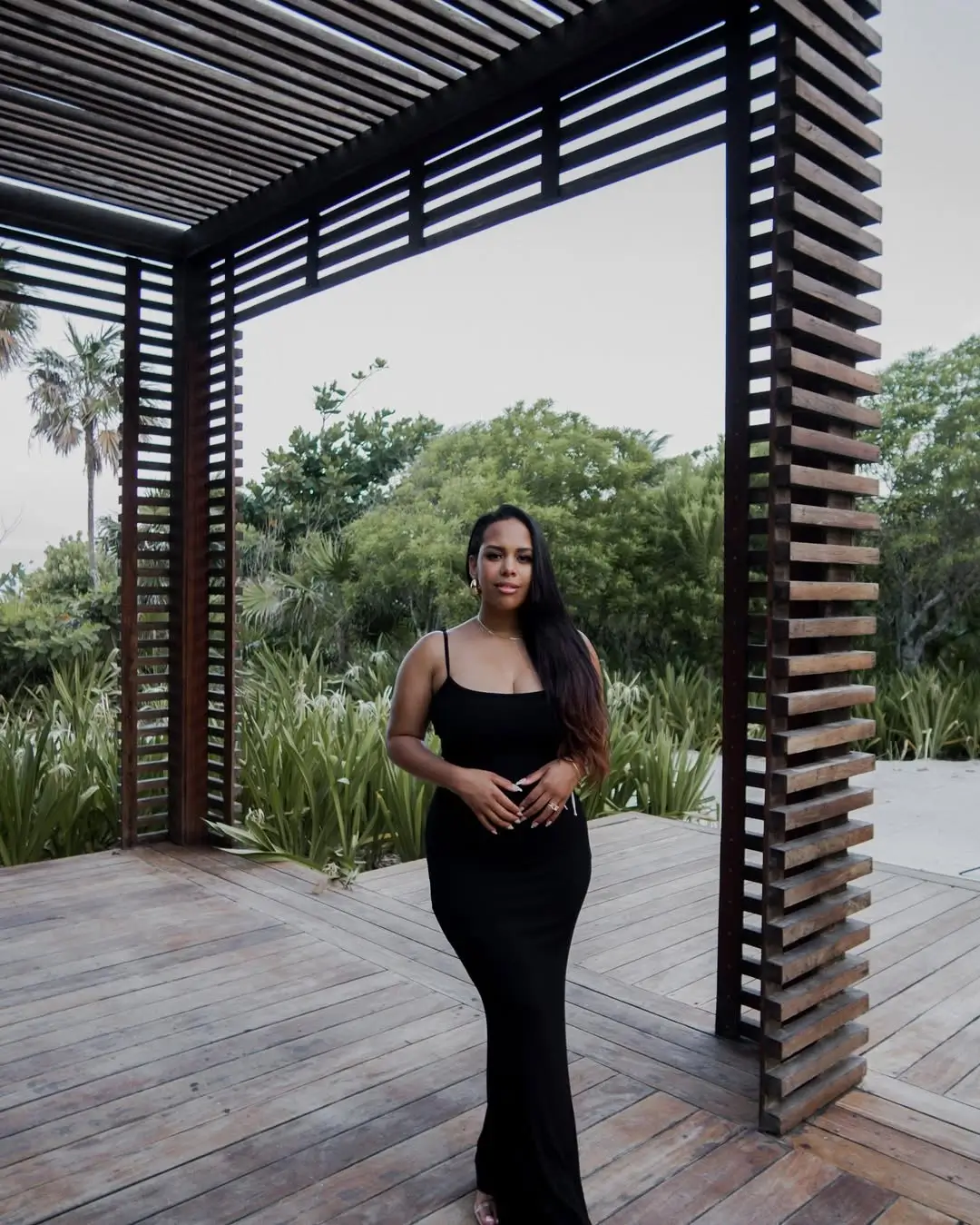 trendy midsize outfits summer 2026 Minimal Black Dress Energy That Speaks for Itself