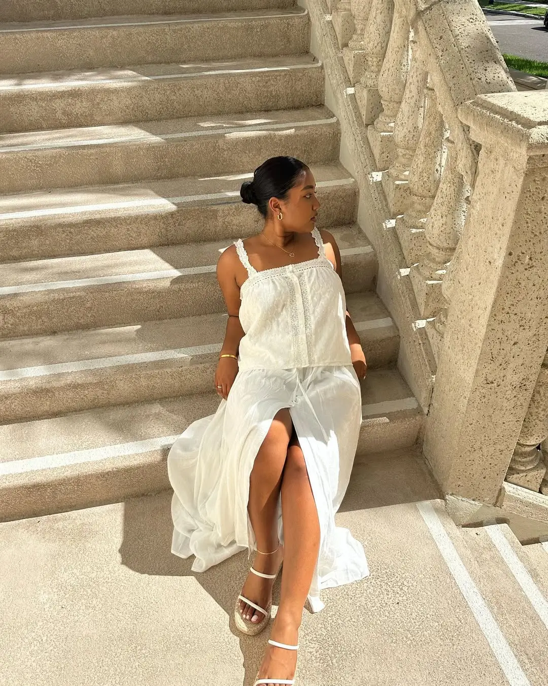 trendy midsize outfits summer 2026 Soft White Layers That Feel Like Summer Air