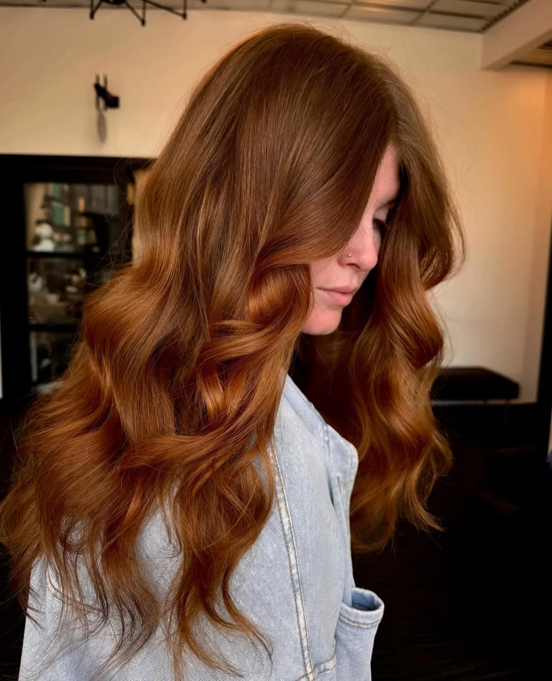 trendy summer hair color ideas 2026 Rich Cinnamon Brunette With Romantic Summer Waves