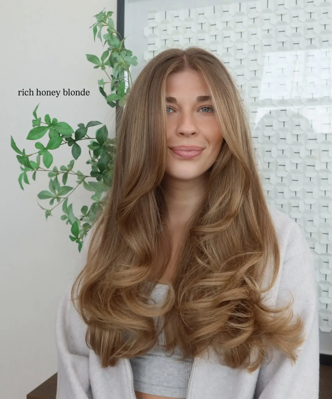 trendy summer hair color ideas 2026 Rich Honey Bronde With Airy Supermodel Layers