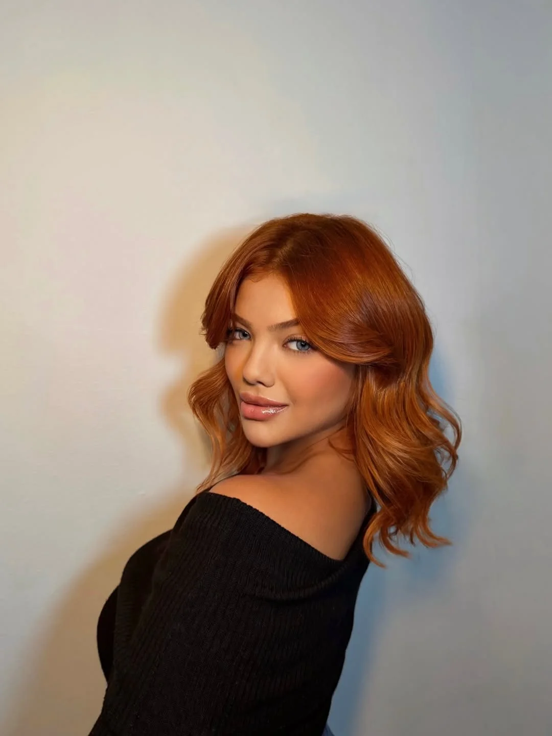 trendy summer hair color ideas 2026 Soft Ginger Waves With Vintage Summer Glamour