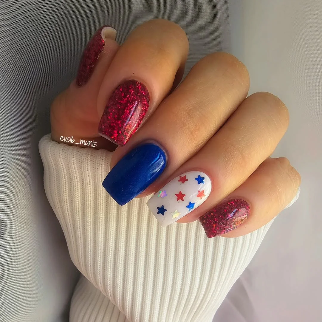23 4th of july nails 2026 Glitter Star Nails With Bold Holiday Shine