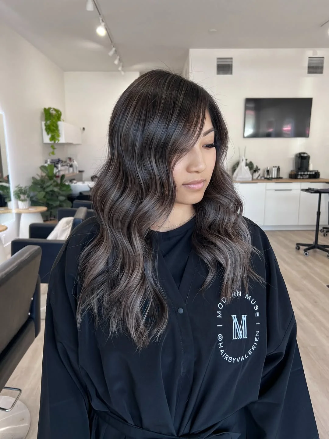 19 cool-toned summer mushroom brown hair color 2026 Soft Ash Mushroom Waves With Dimensional Money Piece