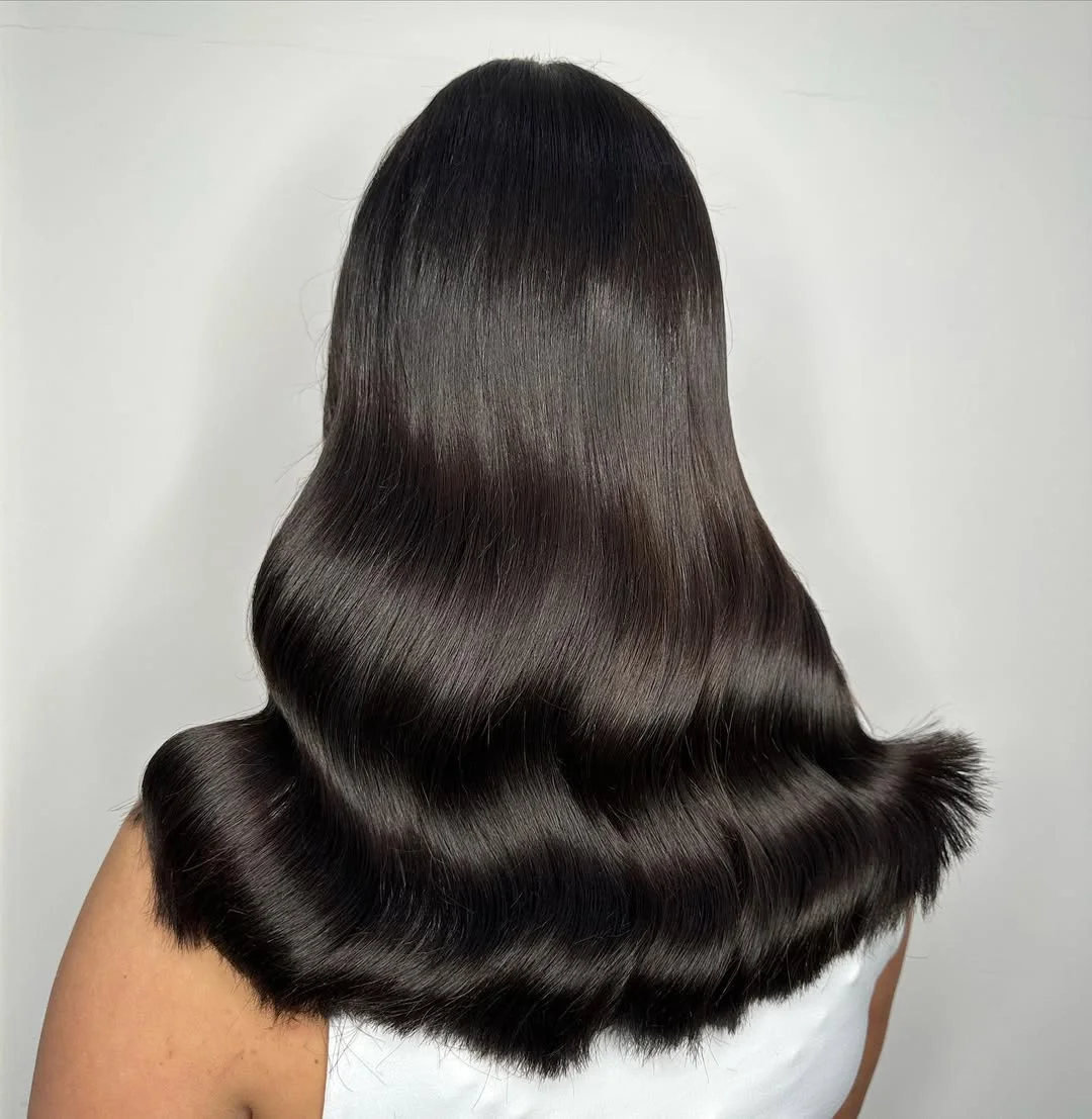 mirror shine summer glossy hair color ideas 2026 Midnight Espresso Waves With Ultra Reflective Shine