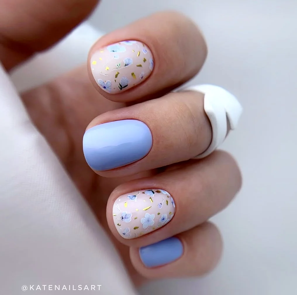 21 short summer nails 2026 Powder Blue Floral Confetti Nails