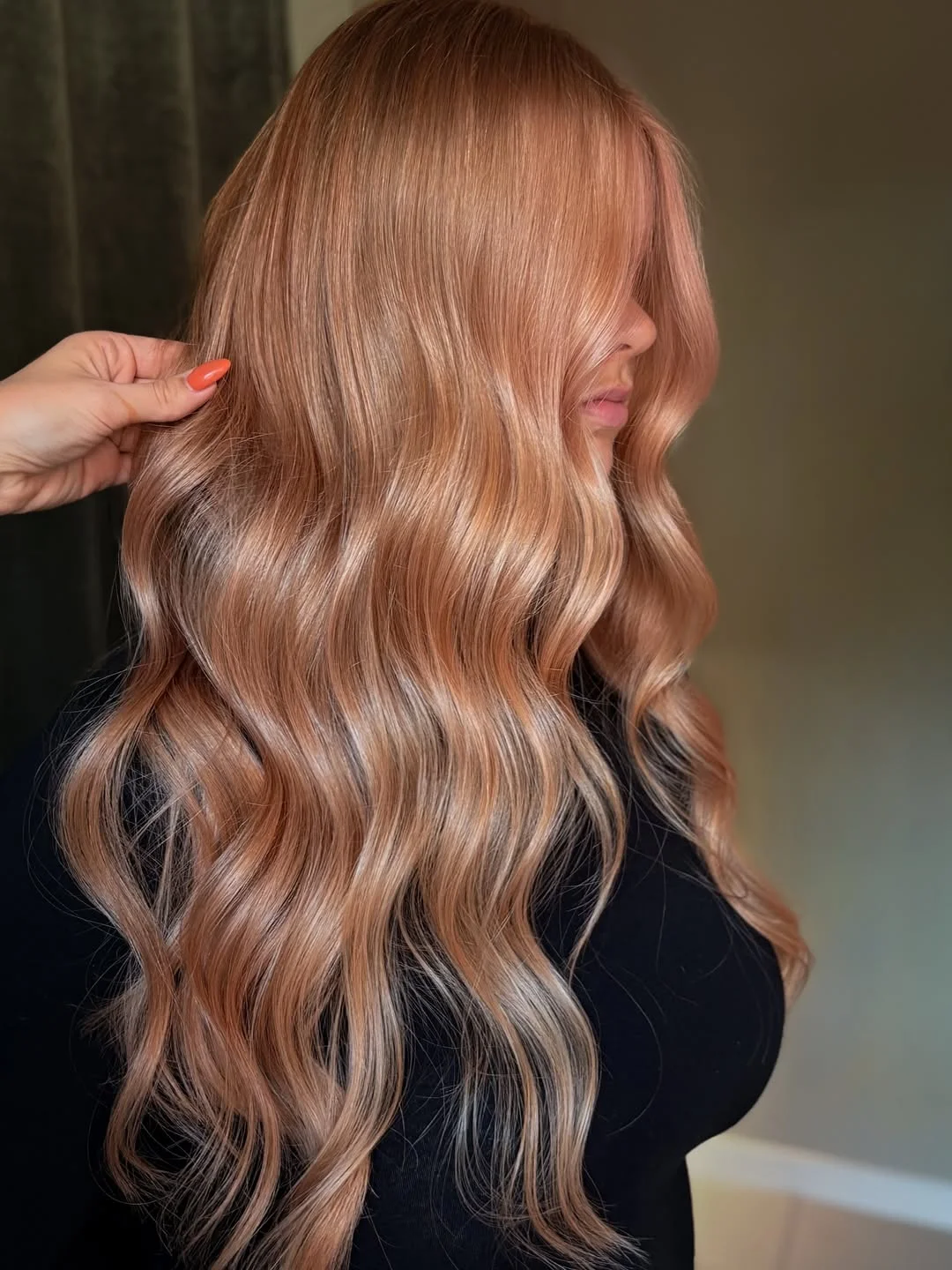 soft summer apricot blonde hair color 2026 Glossy Apricot Blonde Waves with Platinum Ribbons