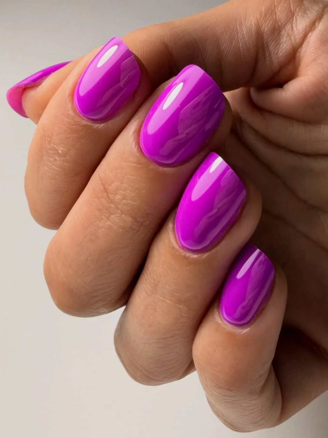 summer beach nails 2026 Electric Orchid Nails That Instantly Brighten Summer Skin