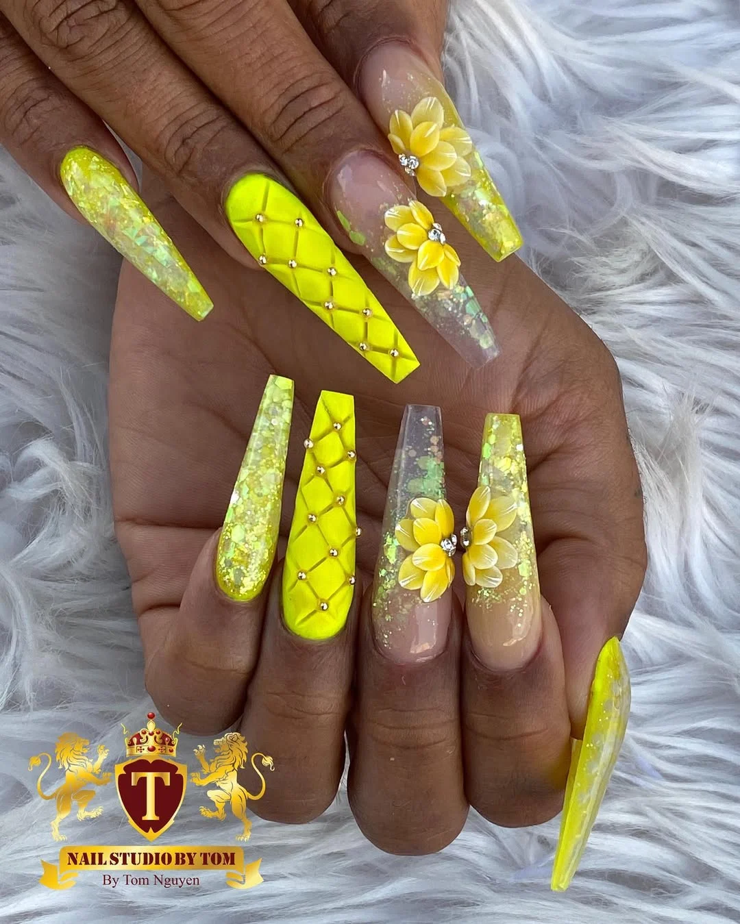 23 Summer yellow nails 2026 Neon Floral Glitter Nails With Sculpted Daisy Details