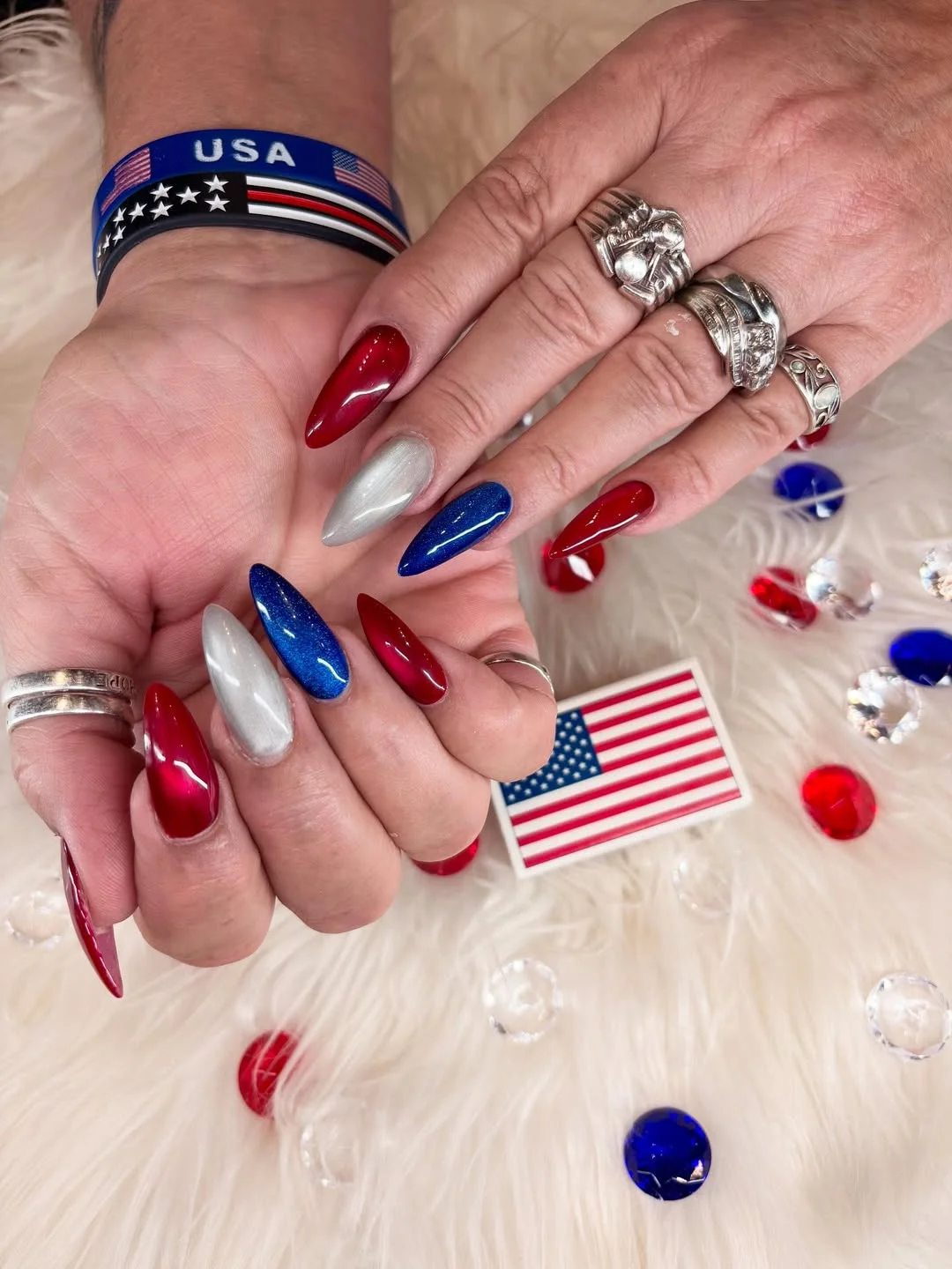 23 usa nails 2026 Metallic Americana Cat Eye Nails With Futuristic Shine