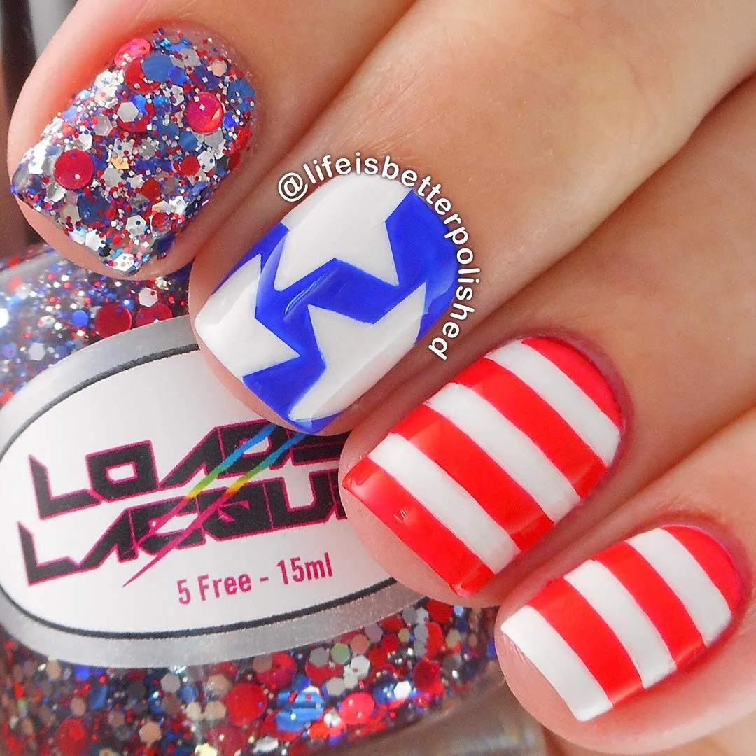23 usa nails 2026 Retro Americana Stripes And Glitter Nails