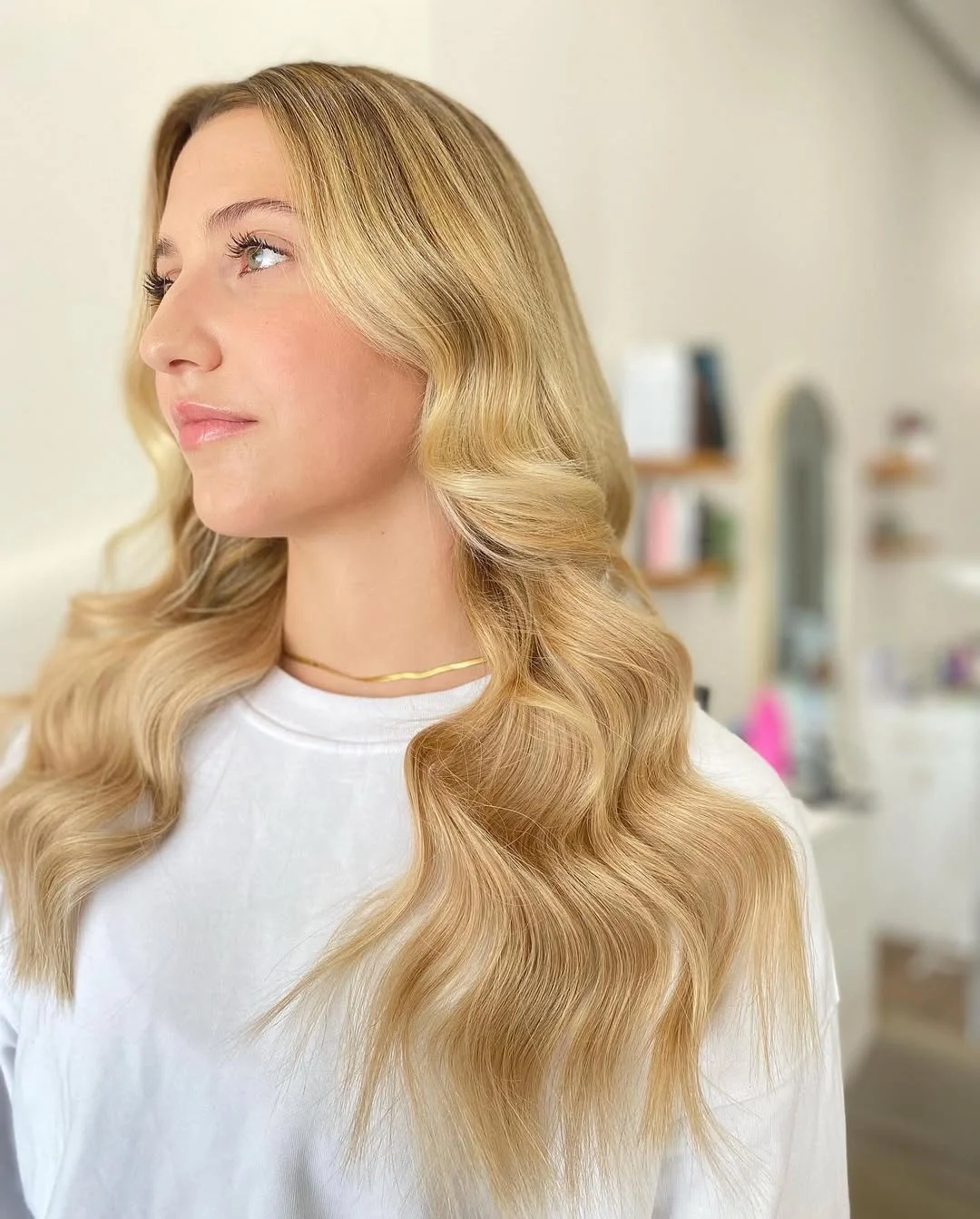 23 warm summer honey blonde hair color 2026 Soft Honey Ribbon Waves With Glossy Summer Shine