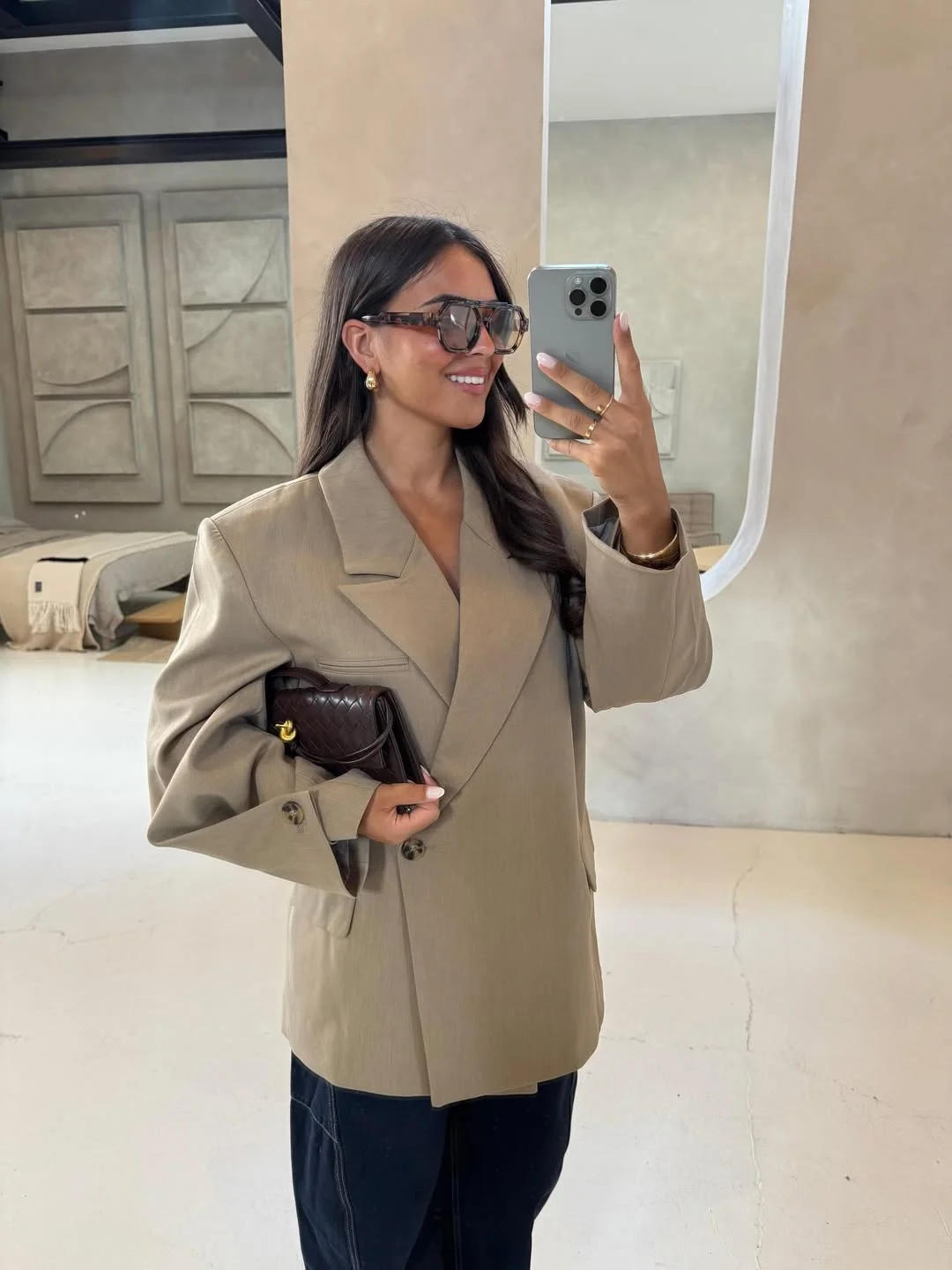 21 cute fall blazer outfits 2026 Tailored Minimalism With Dark Brown Accessories