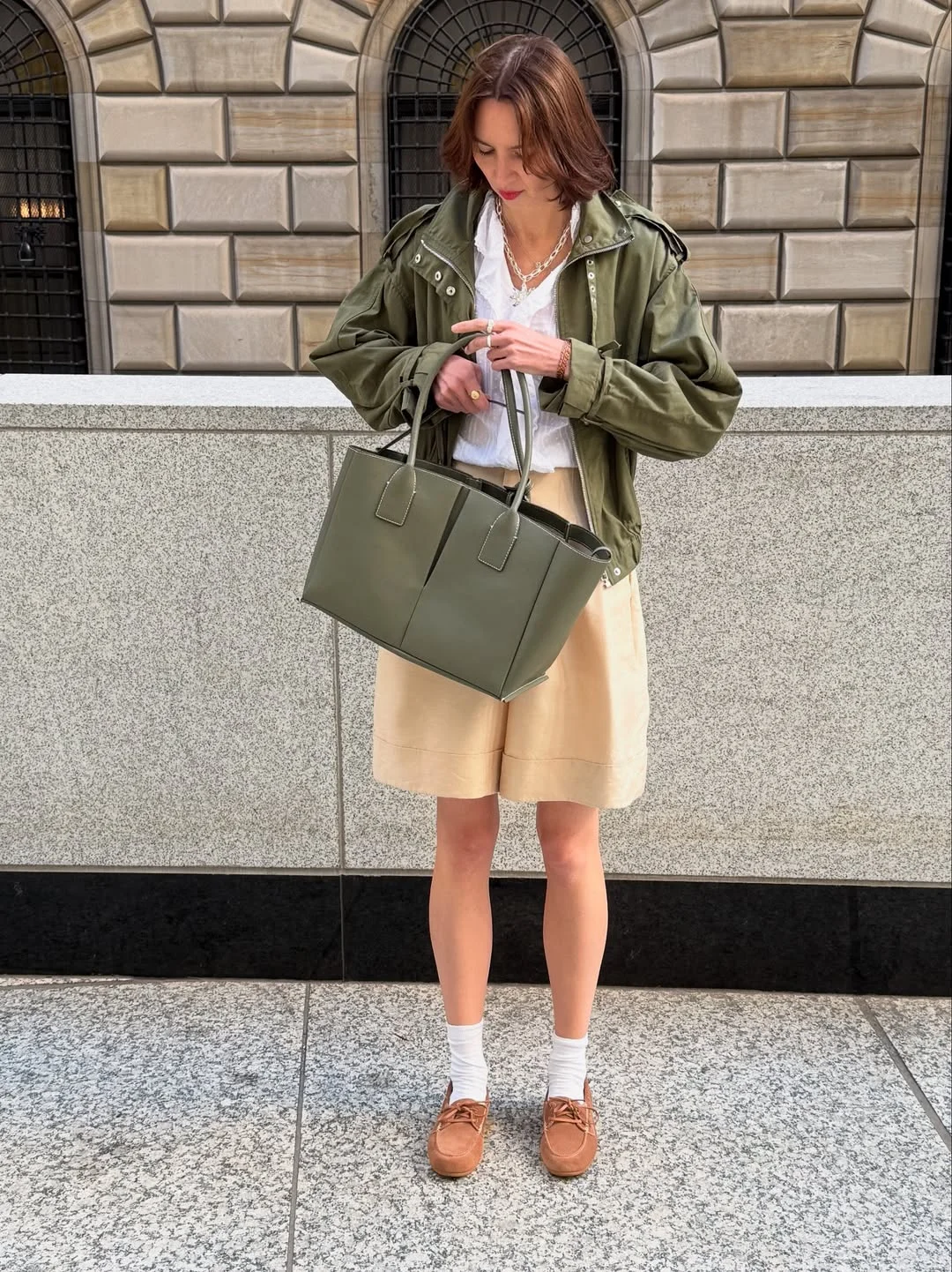 23 Early Fall Outfits Ideas 2026 Utility Jacket With Bermuda Shorts And Soft Neutrals