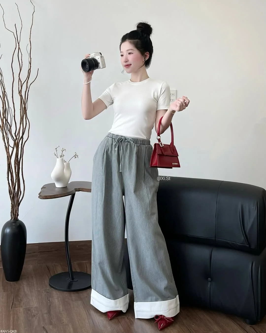 20 Early summer outfits 2026 Wide Leg Trousers with a Pop of Cherry Red