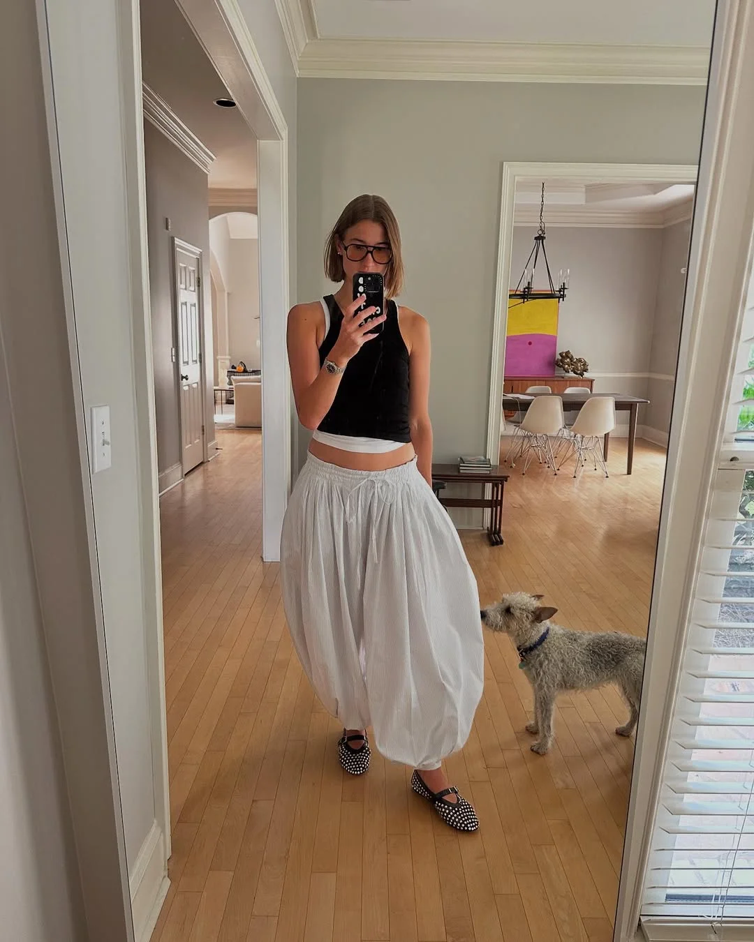 20 Early summer outfits 2026 Relaxed Black and White Balloon Pants Ensemble