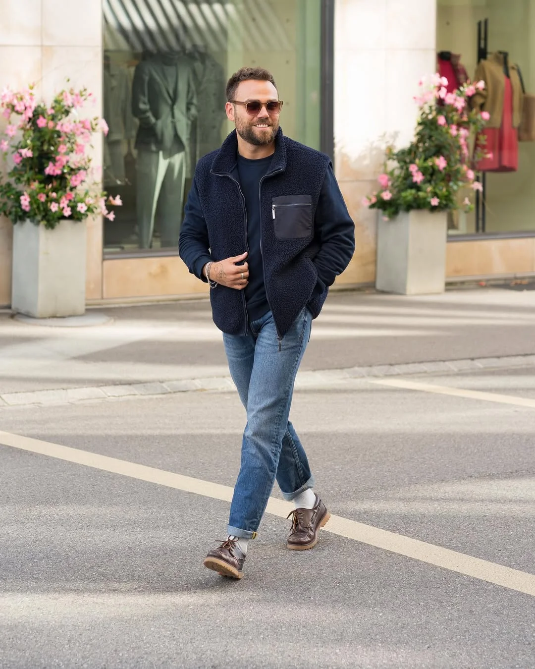 22 Fall outfits ideas for men 2026 Cozy Fleece Vest Styling for Everyday Fall Comfort