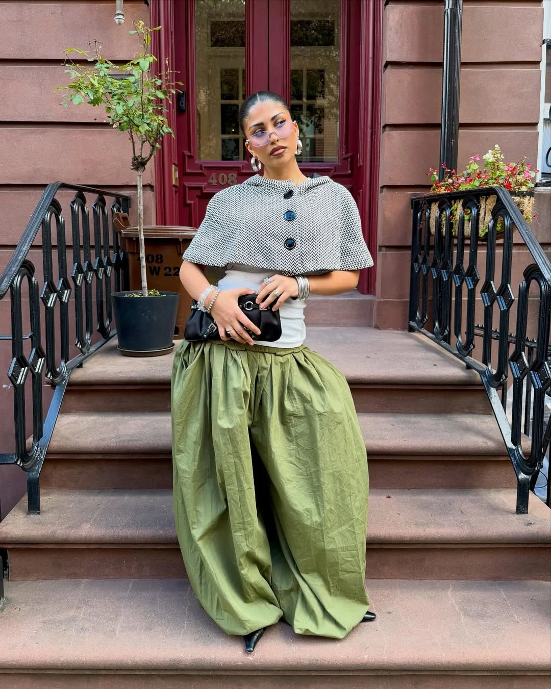 18 fall streetwear outfits NYC 2026 Voluminous Olive Pants With Downtown Elegance