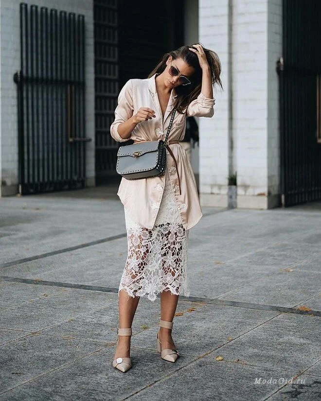 21 July Fashion Trends 2026 Sheer Lace Layers Create Modern Romance