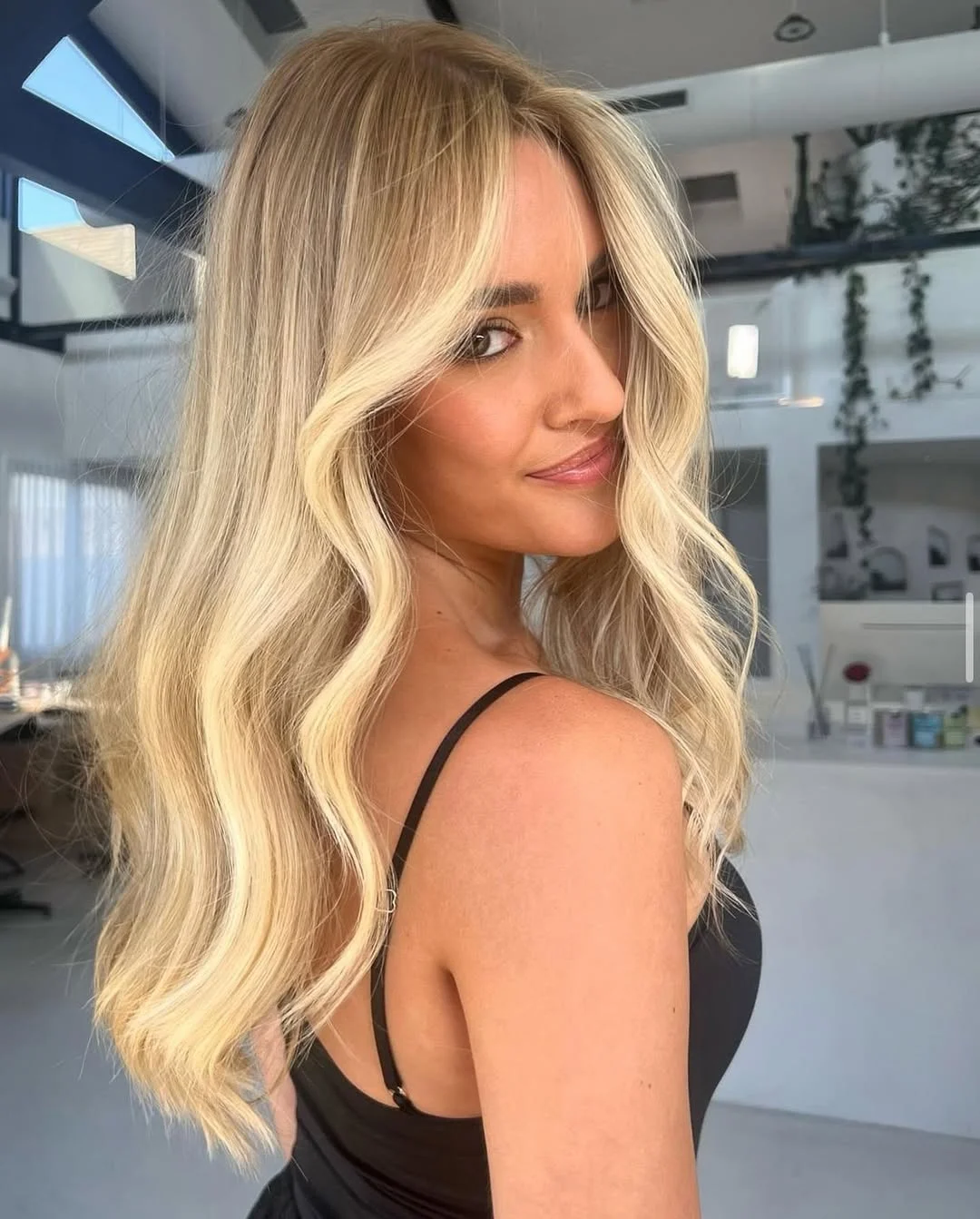 July Hair Colour Ideas 2026 Soft Vanilla Blonde For Endless Summer Glow