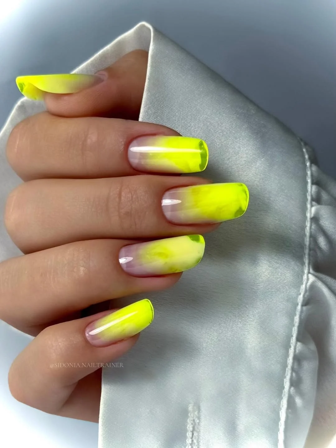20 July Nail Colours Ideas 2026 Neon Lemon Airbrush Ombre