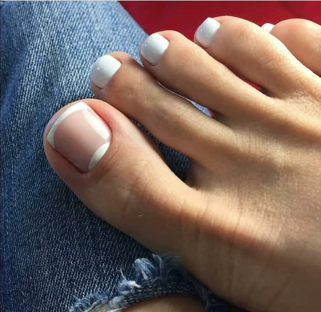 19 June pedicure ideas 2026 Timeless French Tip Toes for Every June Occasion